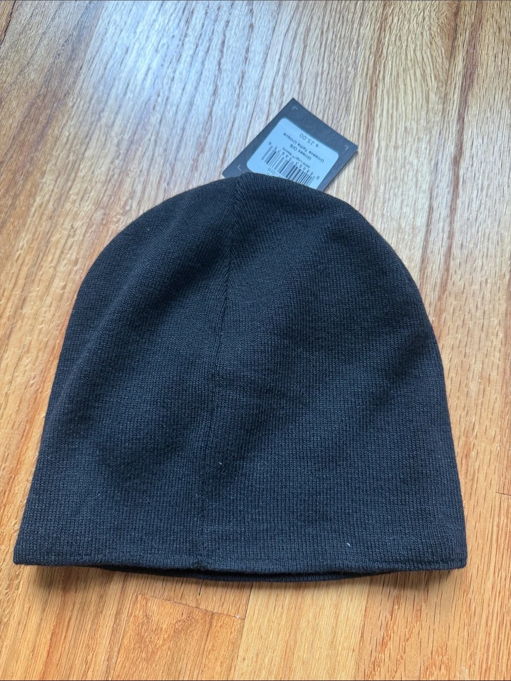Mountain Hardwear Black Knit Beanie with Logo Patch new with tags